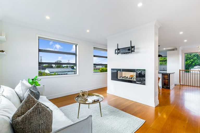Photo of property in 49 Matipo Road, Te Atatu Peninsula, Auckland, 0610