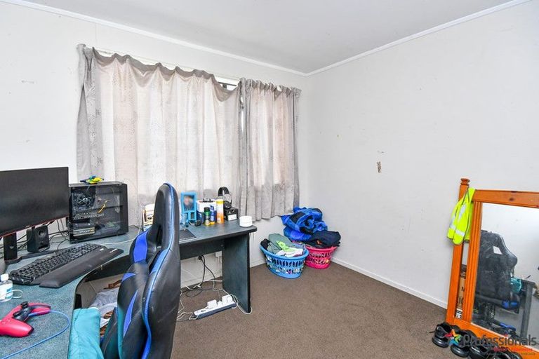 Photo of property in 1 Montego Place, Weymouth, Auckland, 2103