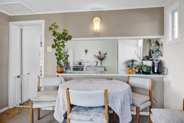 Photo of property in 13 Disraeli Street, Hawera, 4610