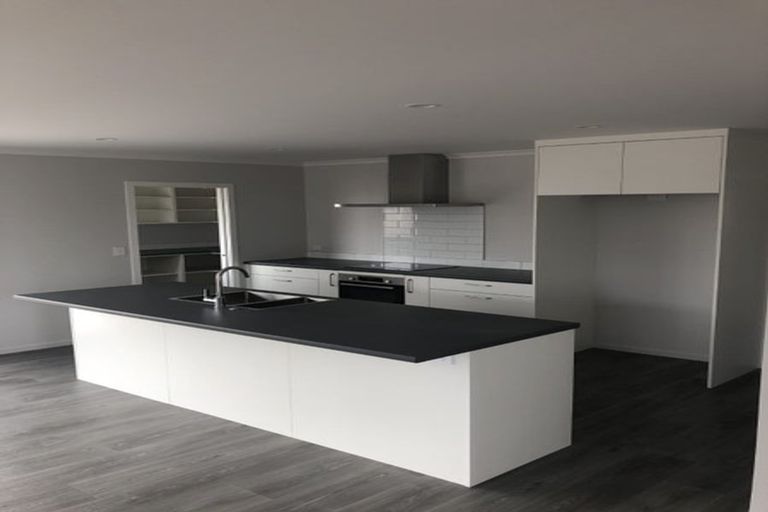 Photo of property in 1 Orawahi Road, Glenbrook, 2681