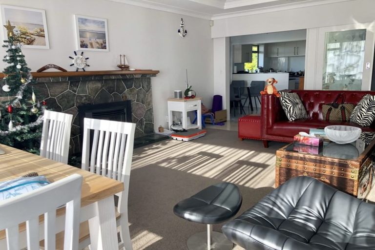 Photo of property in 44 Bleakhouse Road, Howick, Auckland, 2014