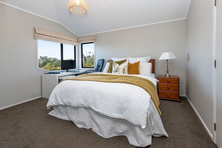 Photo of property in 141 Point View Drive, East Tamaki Heights, Auckland, 2016