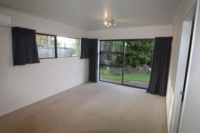 Photo of property in 65 Rhinevale Close, Henderson, Auckland, 0612