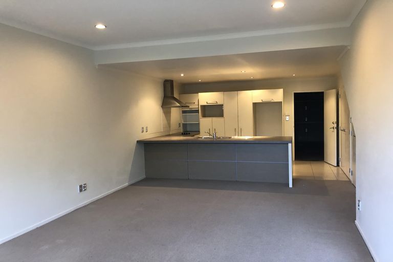 Photo of property in 19 The Track, Takanini, 2112