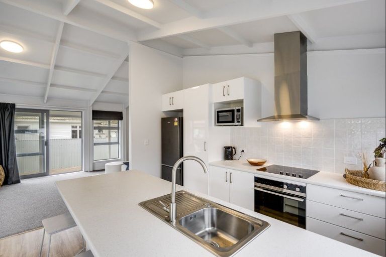 Photo of property in Lantern Light Takeaways, 1012 Willowpark Road North, Mayfair, Hastings, 4122