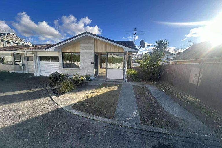Photo of property in 1/9 Hay Street, Ebdentown, Upper Hutt, 5018