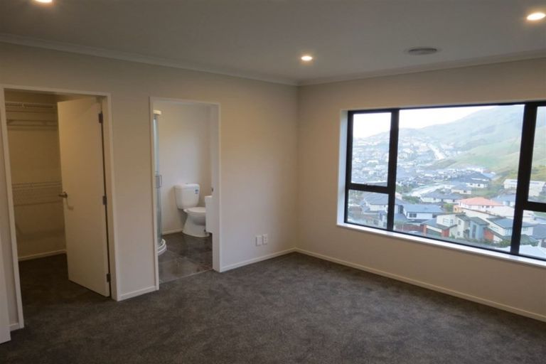 Photo of property in 13 Gifford Grove, Churton Park, Wellington, 6037