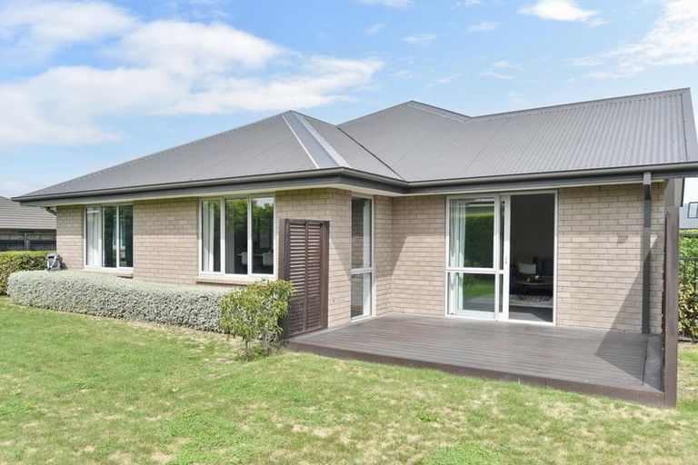 Photo of property in 8 Churchill Drive, Rangiora, 7400