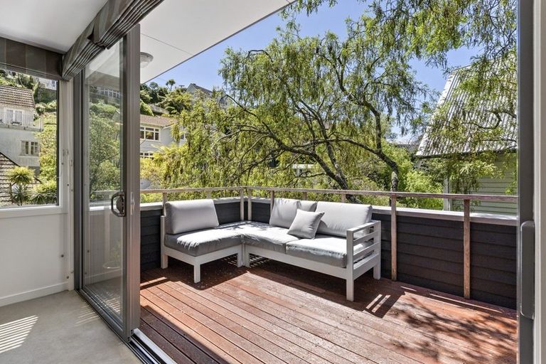 Photo of property in 35a Ngaio Road, Kelburn, Wellington, 6012