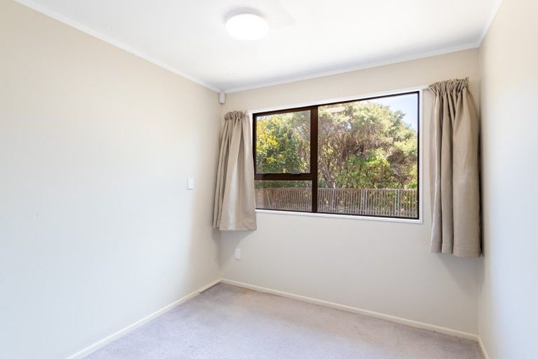 Photo of property in 22 Exploration Way, Whitby, Porirua, 5024