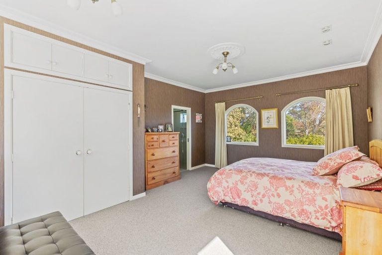 Photo of property in 305 Mangorei Road, Merrilands, New Plymouth, 4312