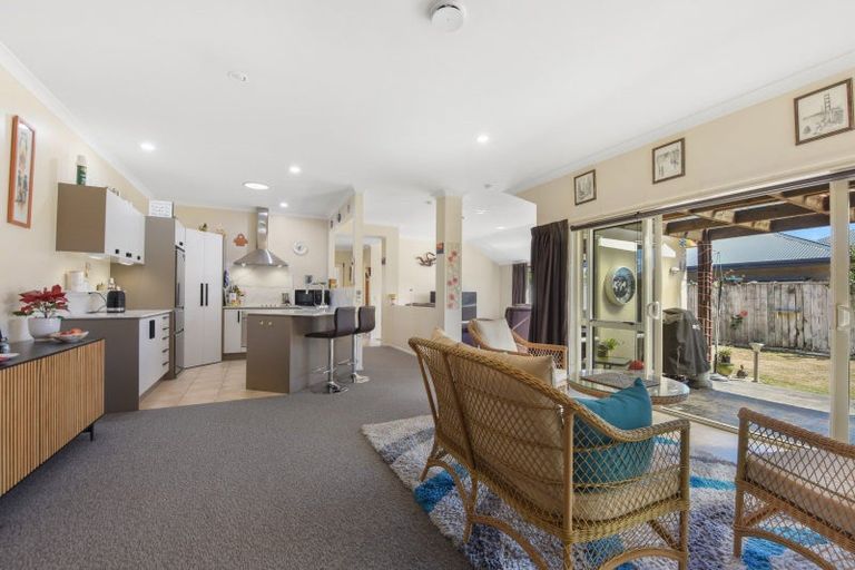 Photo of property in 22 Hollybush Drive, Brightwater, 7022