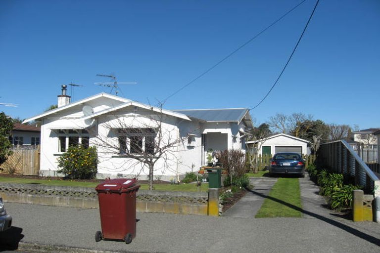 Photo of property in 14 Richmond Road, Carterton, 5713