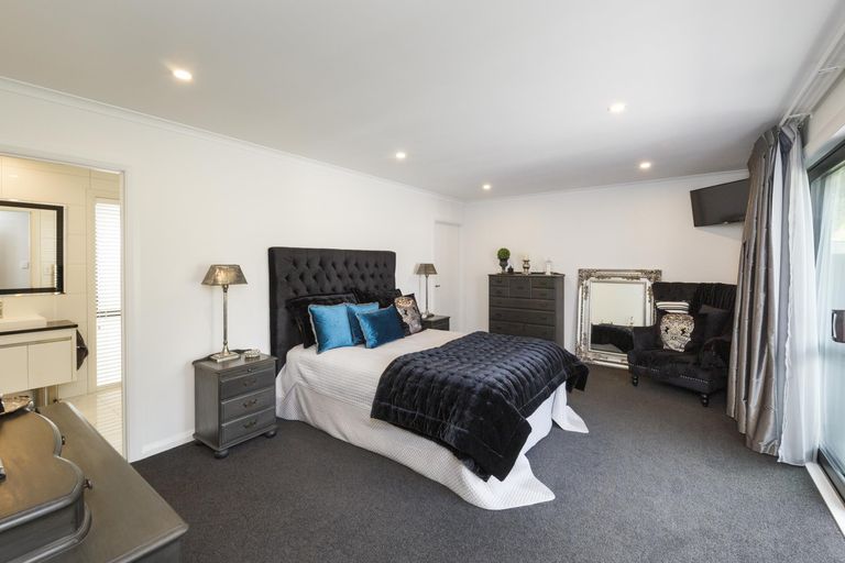 Photo of property in 5 Freedom Drive, Kelvin Grove, Palmerston North, 4414