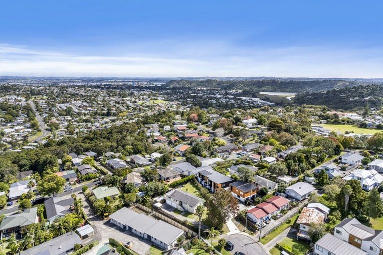 Photo of property in 32 Windy Ridge Road, Glenfield, Auckland, 0629