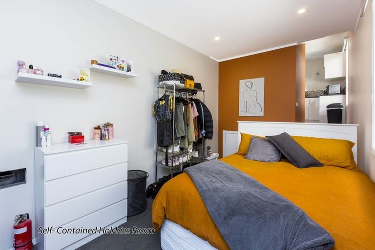 Photo of property in 33 Montgomery Street, Stokes Valley, Lower Hutt, 5019