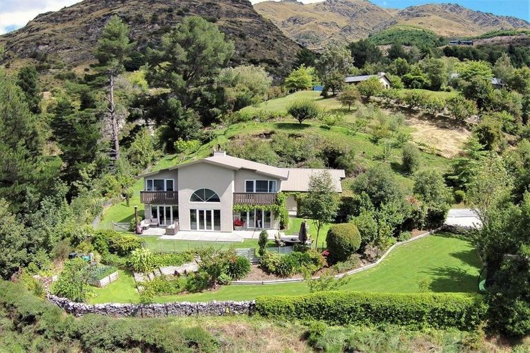 Photo of property in 11 Mcchesney Road, Arthurs Point, Queenstown, 9371