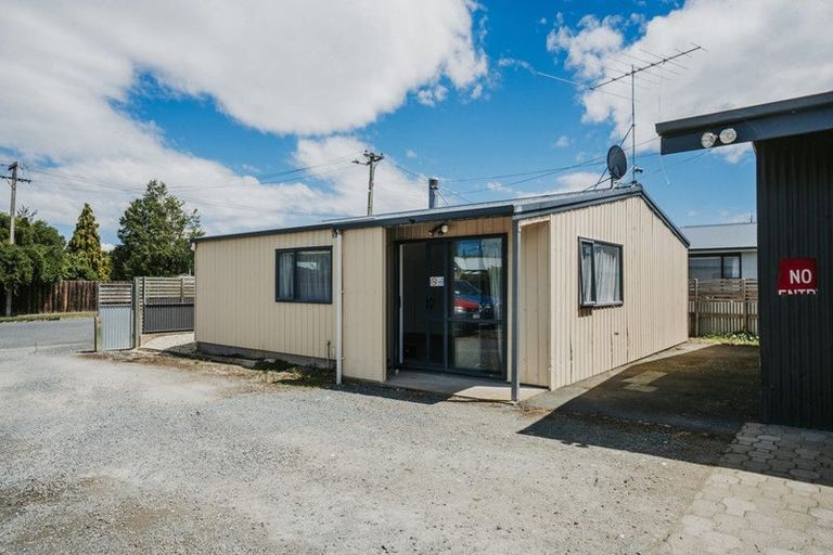 Photo of property in 18 Johnson Street, Milton, 9220