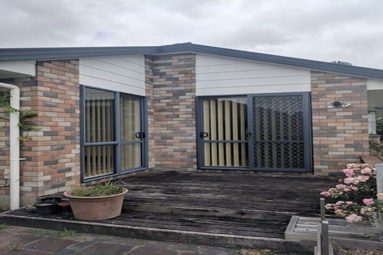 Photo of property in 14 Lothian Brae, Wattle Downs, Auckland, 2103