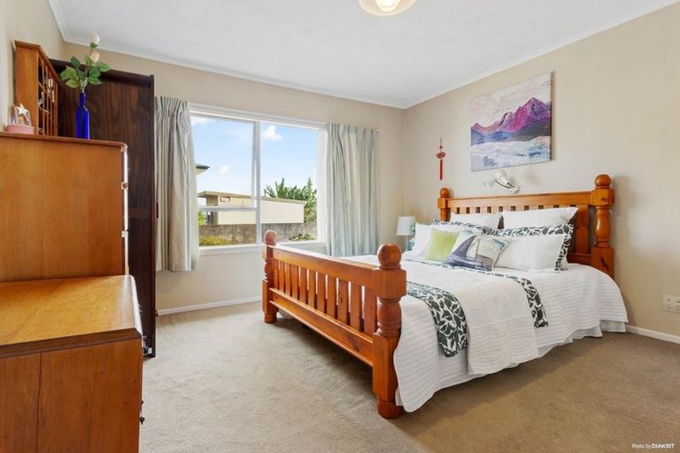 Photo of property in 2/160a Titirangi Road, New Lynn, Auckland, 0600