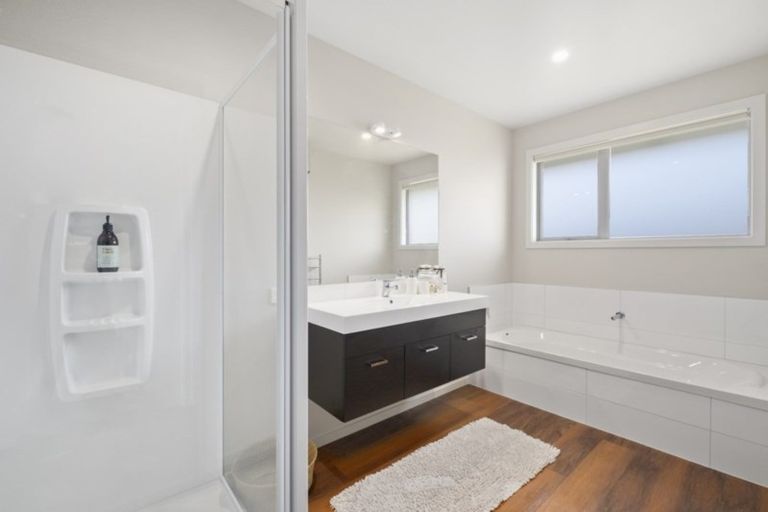 Photo of property in 103 Infinity Drive, Wanaka, 9305