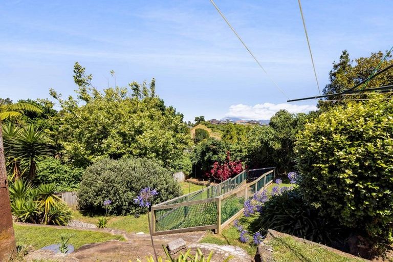 Photo of property in 77 Omata Road, Marfell, New Plymouth, 4310