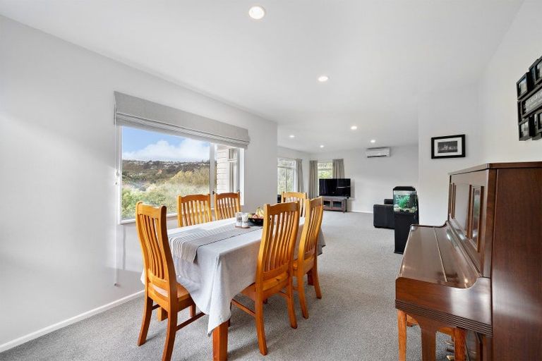 Photo of property in 20 Longmont Terrace, Churton Park, Wellington, 6037