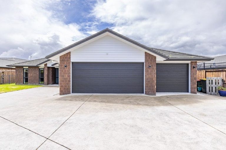 Photo of property in 8 Piwakawaka Court, Rototuna North, Hamilton, 3210