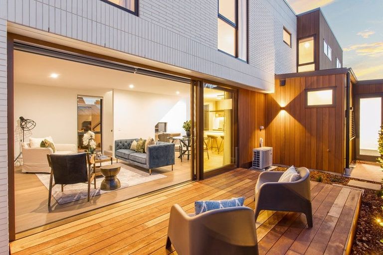 Photo of property in 2/34 Courtenay Street, St Albans, Christchurch, 8014