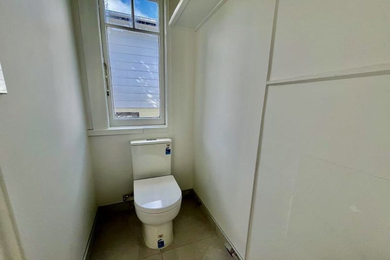 Photo of property in 95 Rosedale Road, Pinehill, Auckland, 0632