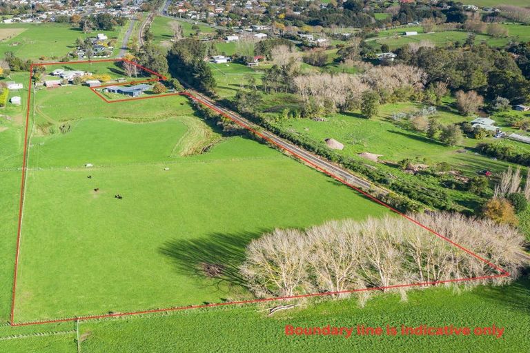 Photo of property in 51 Roslyn Road, Levin, 5510