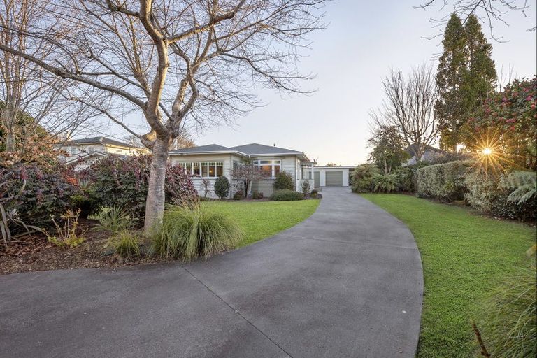 Photo of property in 72 Thornton Road, Cambridge, 3434