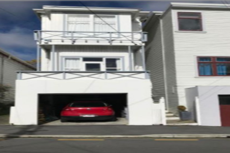 Photo of property in 4 Caroline Street, Mount Victoria, Wellington, 6011