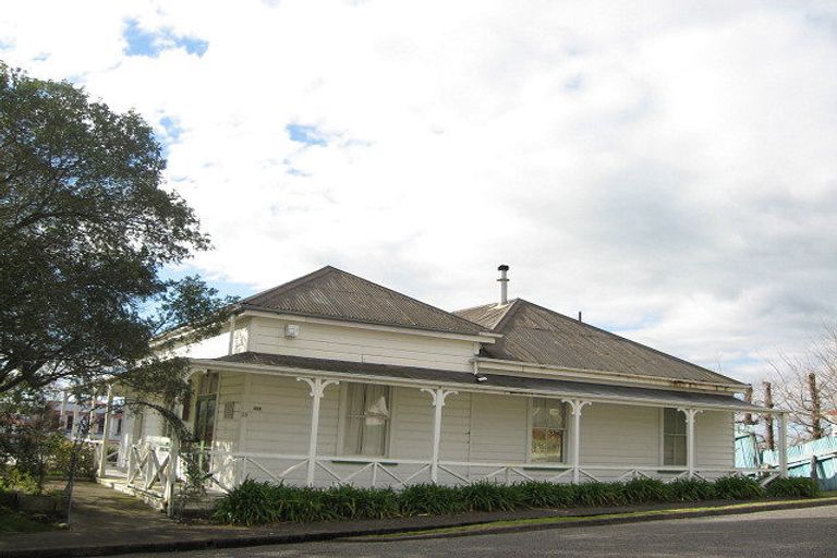 Photo of property in 16 Bedford Terrace, Waipukurau, 4200