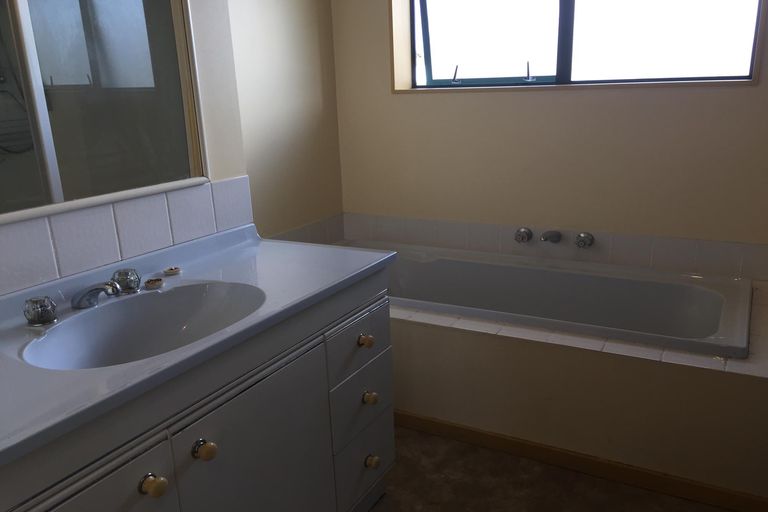 Photo of property in 44a Tiri Road, Manly, Whangaparaoa, 0930