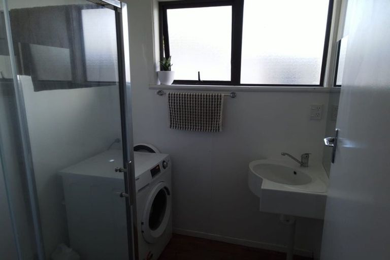 Photo of property in 3 Springs Road, Parakai, 0830