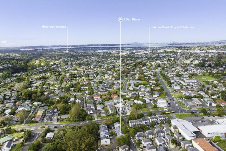 Photo of property in 1 Sun Place, Henderson, Auckland, 0612