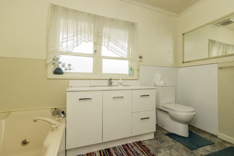 Photo of property in 27 Claremont Avenue, Paeroa, 3600