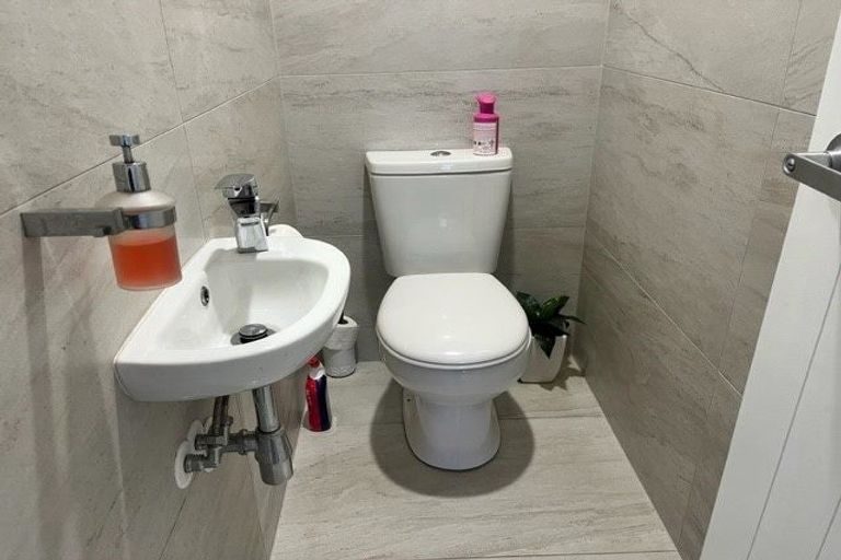 Photo of property in 13 Tranquility Rise, Mellons Bay, Auckland, 2014