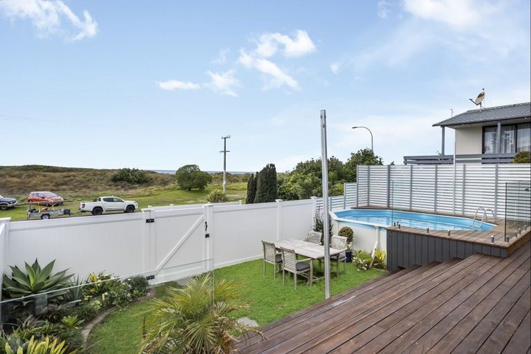 Photo of property in 996 Papamoa Beach Road, Papamoa Beach, Papamoa, 3118