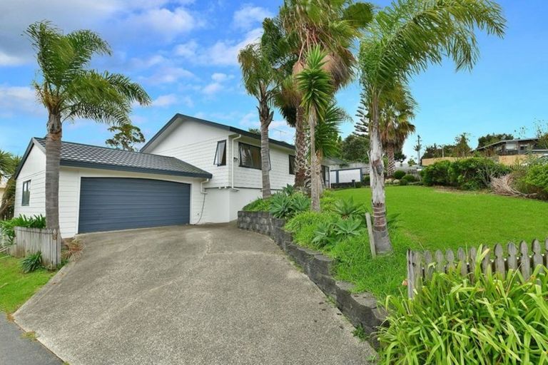 Photo of property in 1/6 Knott Road, Stanmore Bay, Whangaparaoa, 0932