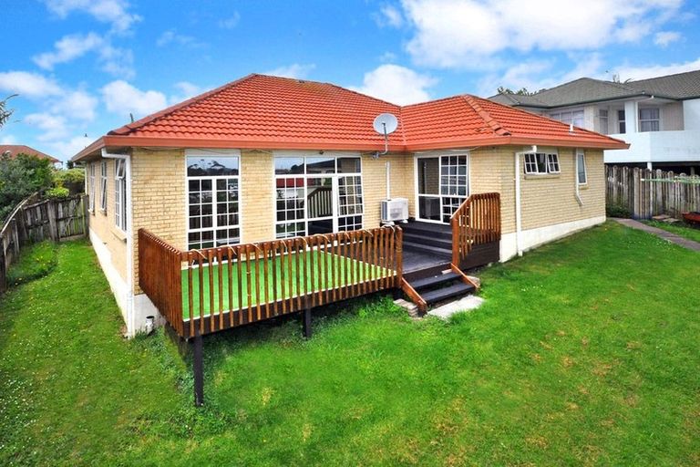 Photo of property in 5 Lorikeet Place, Unsworth Heights, Auckland, 0632