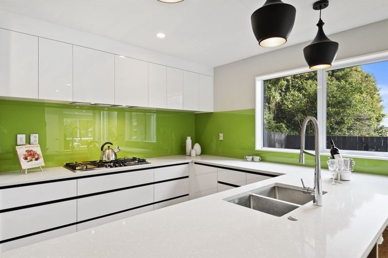 Photo of property in 538a Glenfield Road, Glenfield, Auckland, 0629