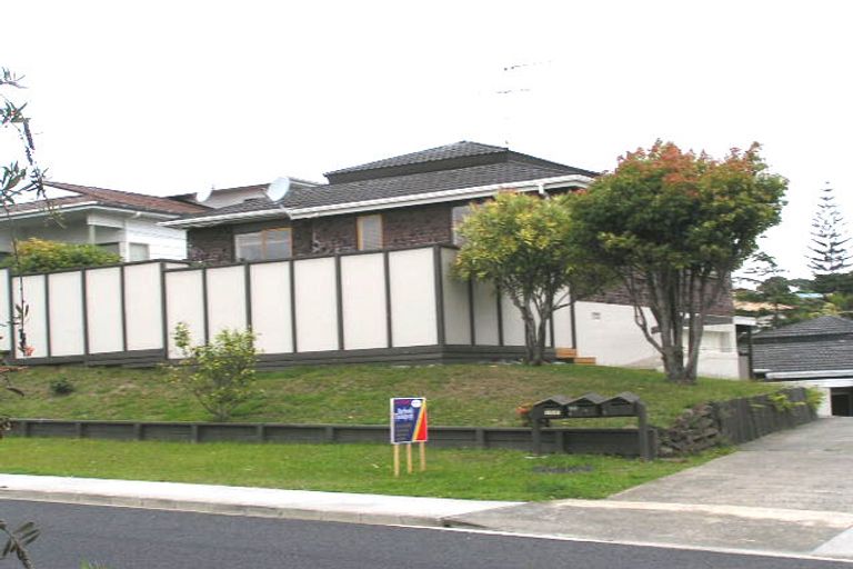 Photo of property in 2/16 Hart Road, Hauraki, Auckland, 0622