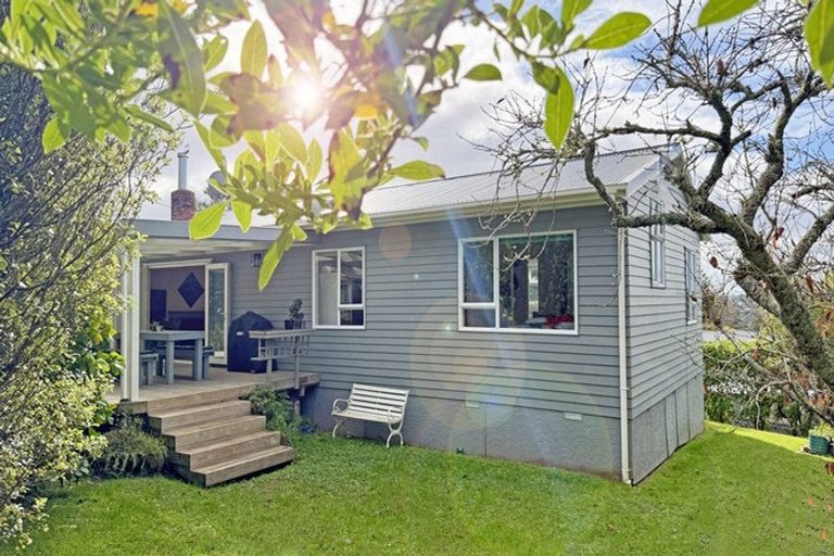 Photo of property in 107 Birkdale Road, Birkdale, Auckland, 0626