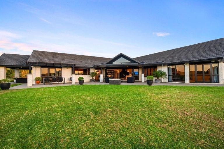 Photo of property in 903 Old North Road, Waimauku, 0882