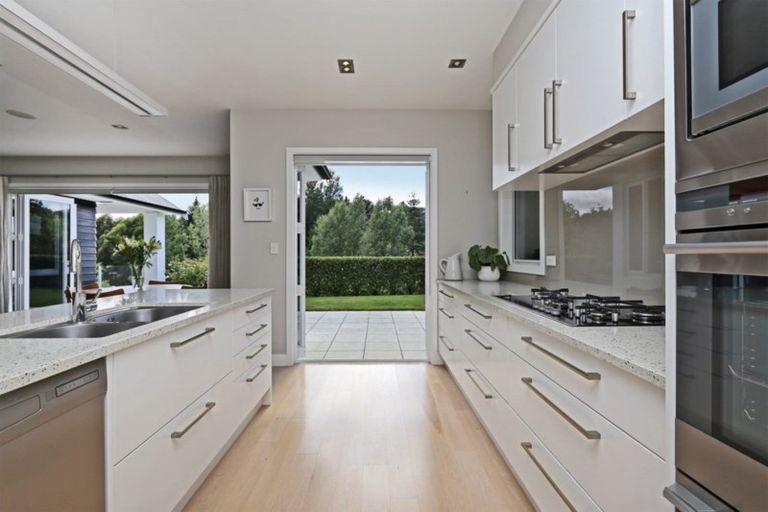 Photo of property in 82 Rochfort Road, Havelock North, 4130