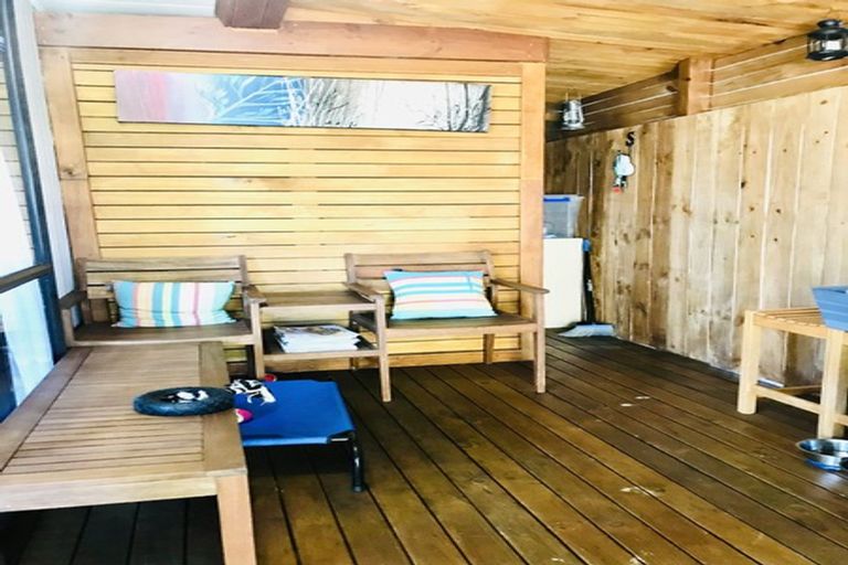 Photo of property in 2/16 Barneys Farm Road, Clendon Park, Auckland, 2103