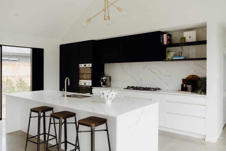 Photo of property in 38 Metoriti Crescent, Karaka, 2124