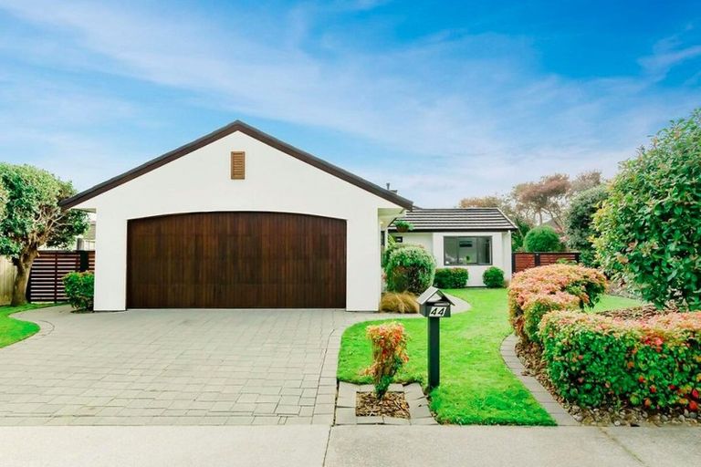 Photo of property in 44 Realm Drive, Paraparaumu, 5032
